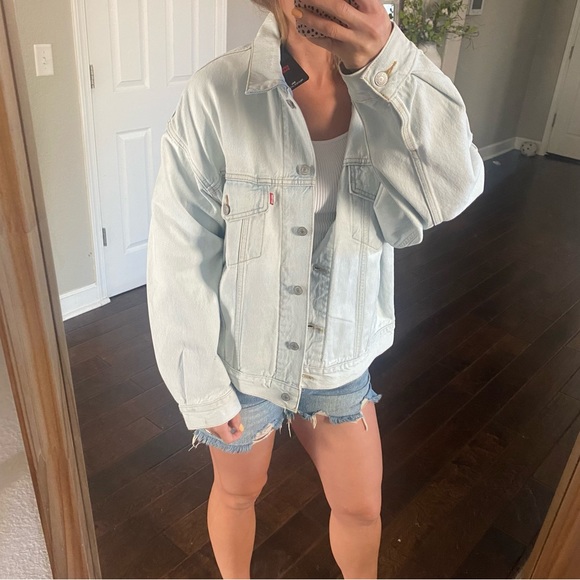 Levi's Jackets & Blazers - Levi’s ‘90s Trucker Jacket lightwash